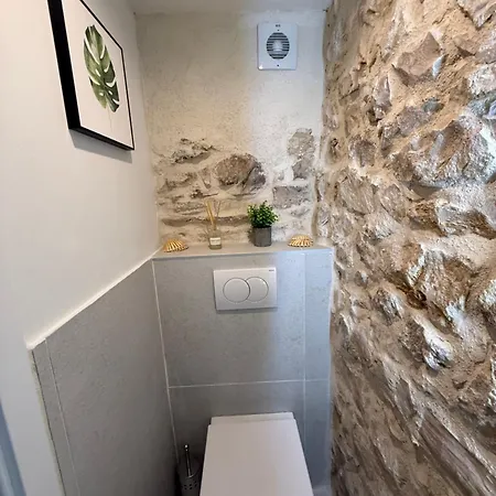 The Hideaway - Kastel Novi Apartament